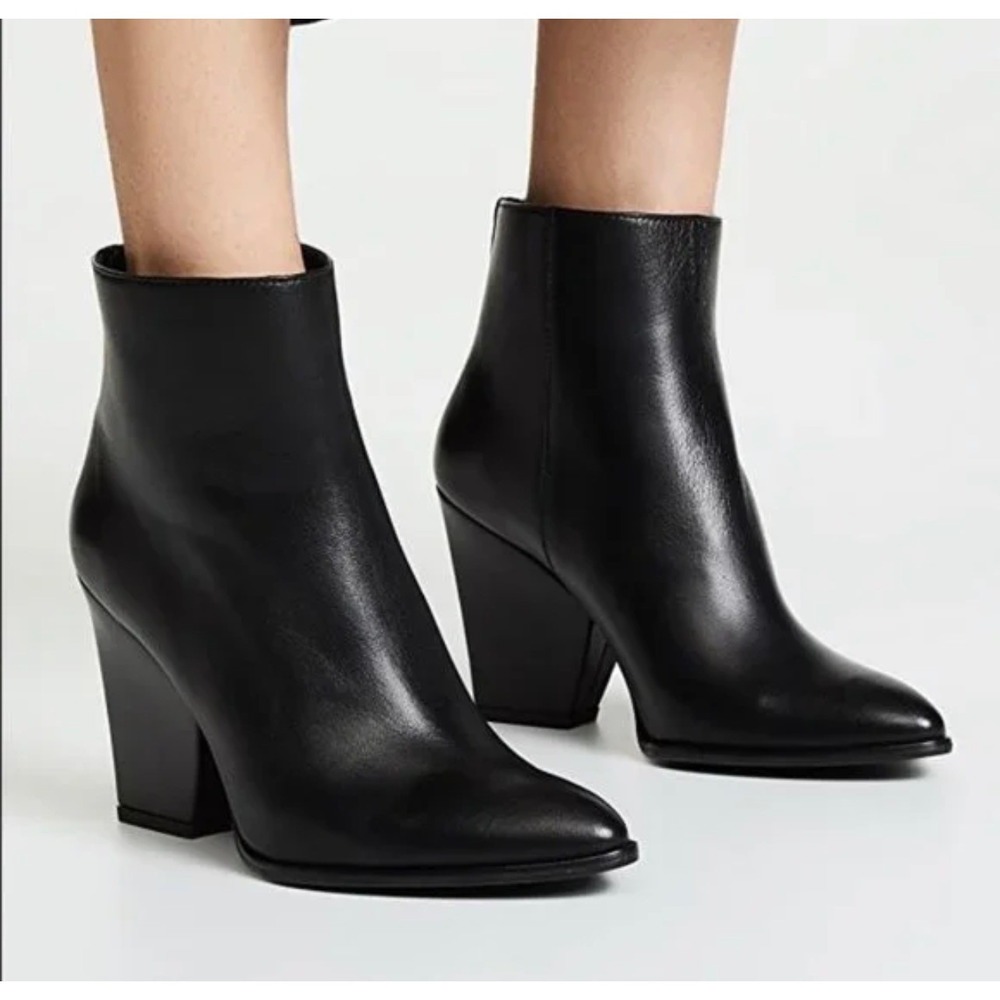 Stuart Weitzman Bedford‎ Black Booties SZ: 8.5